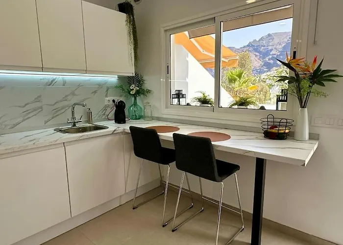 New Renovated With Beautiful View On Cliffs And Sea