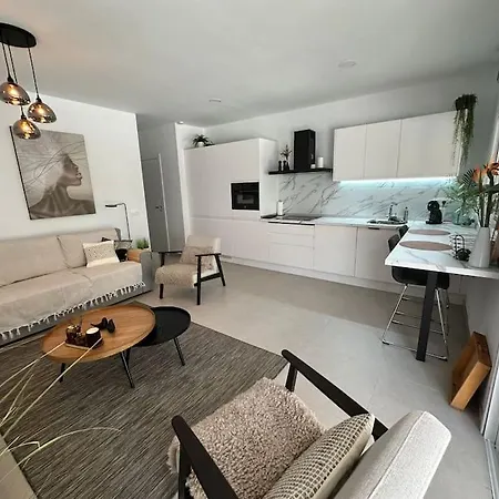 Appartement New Renovated With Beautiful View On Cliffs And Sea *
