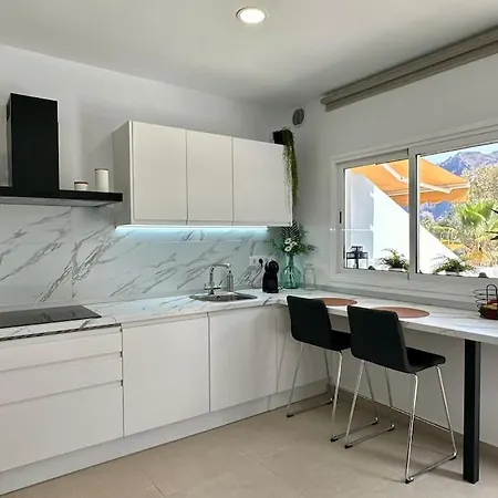 New Renovated With Beautiful View On Cliffs And Sea *