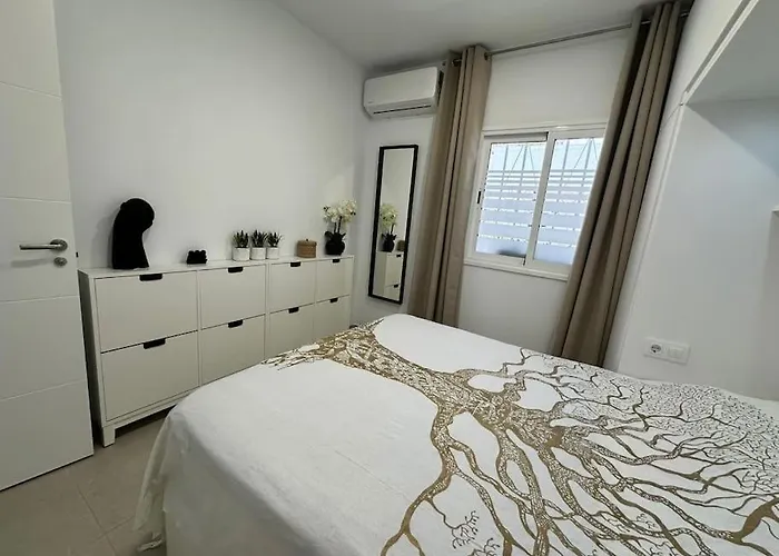 New Renovated With Beautiful View On Cliffs And Sea アパート *
