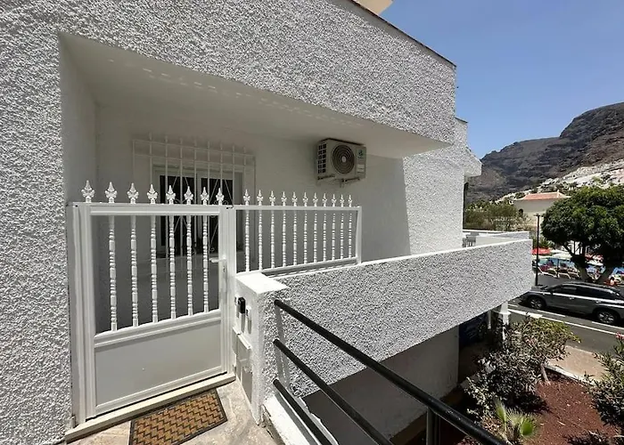New Renovated With Beautiful View On Cliffs And Sea *