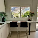 New Renovated With Beautiful View On Cliffs And Sea Appartement *